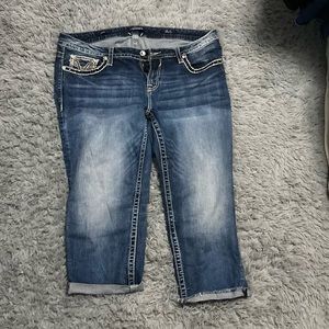 Vigoss. Size 20. Capri. In good condition, just don’t wear anymore.